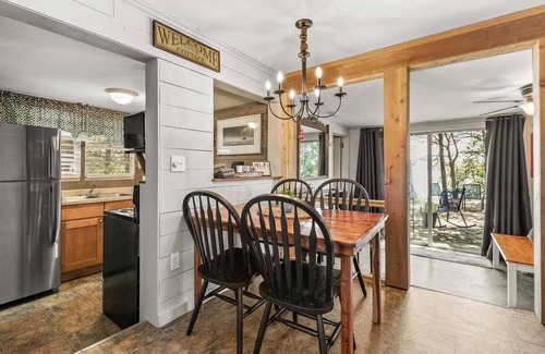 Jenkins Cabin | Rock Haven Cottage - Private, Bring Your Boat, Enjoy The Swim Dock, Pool, and Beautiful Views!