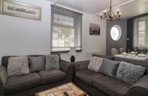 Ogden House | Rock Hollow