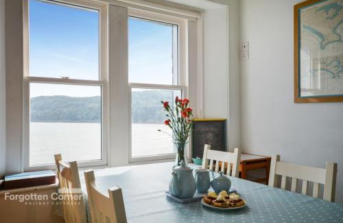 Kingsand House | Rock House