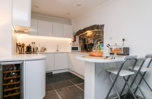 Trebarwith Strand House | ROCK HOUSE, pet friendly, character holiday cottage in Tintagel