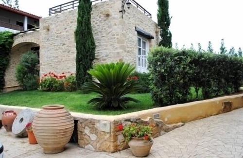 Platanias Town Villa | Rock House's Villa Melody, Secluded Villa with private swimming pool and garden