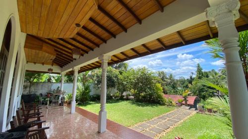Katugastota House | Rock House Villa