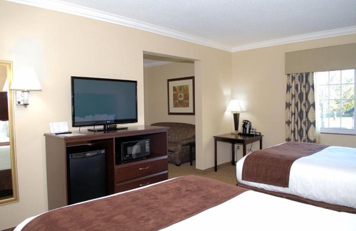 Atlantic Hotel | Rock Island Inn & Suites