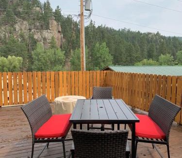 Keystone House | Rock Lodge Complete with Covered Parking