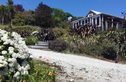 Waitomo Caves Cottage | Rock Retreat Bed and Breakfast Eco Retreat