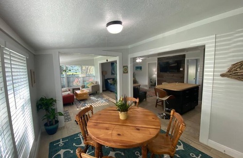 Rock Ridge House | Rock Ridge I. Private and close to everything.
