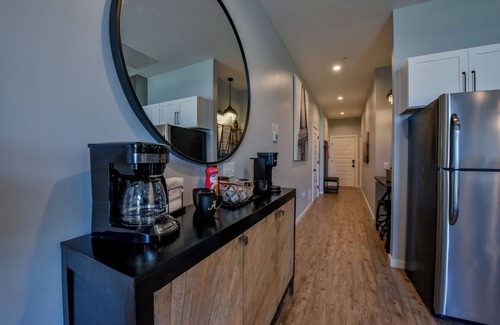 Tuscaloosa Condo | Rock & Roll Tide! Steps away from Amphitheater and downtown!