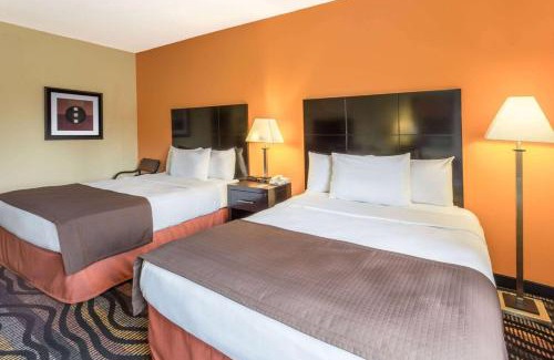 Streator Hotel | Rock Island Inn & Suites Streator , IL