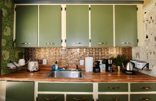 Rockaway Beach Apartment | Rockaway Artist's Retreat at the Beach!n30-Day Minimum/Discounts!