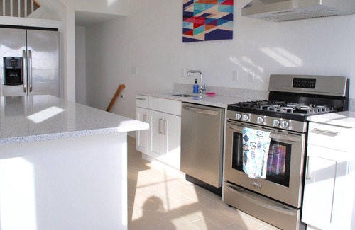 Queens House | Rockaway Beach Oceanfront family vacation home