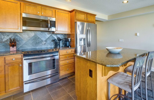 Rockaway Beach Condo | Rockaway Beach Vacation Rental Near Beach Access!