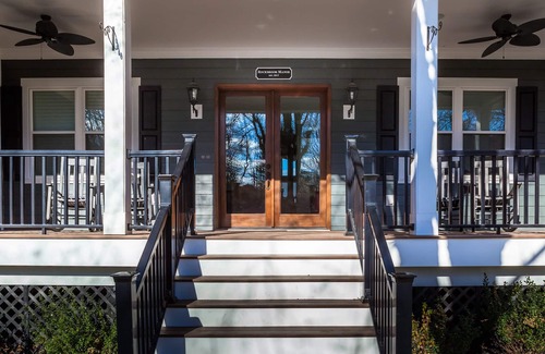 Charlottesville House | Rockbrook Manor - Great Location, minutes from Downtown, University of Virginia