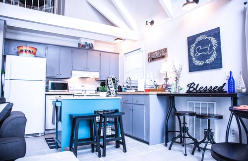 Cadiz Cottage | Rockcastle Lakeside Retreat