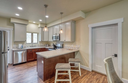 Rockerville Condo | Rockerville Gold Town Lodging #7-Badlands Retreat Near Mt. Rushmore - This two-bedroom condo is your perfect home base for adventure and relaxation. Just minutes from Mount Rushmore, Crazy Horse Memorial, Custer State Park, Sturgis, and the Badlands.