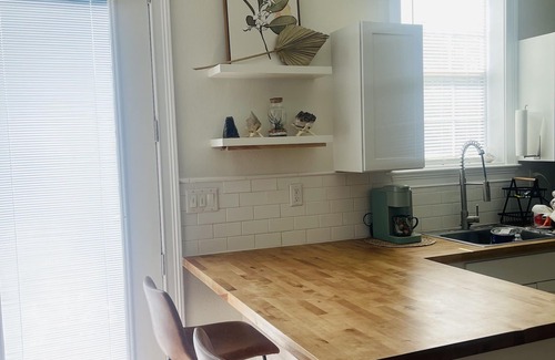 Titusville Apartment | Rocket City Retreat Studio Titusville Private Parking Spacex Launch Pet friendly