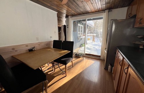 Selwyn Cottage | Rockhaven Cottage on Stoney Lake