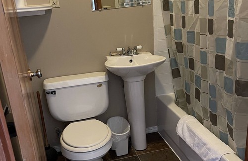 Faulkton Hotel | Rockin' E #1 - Clean, updated motel room