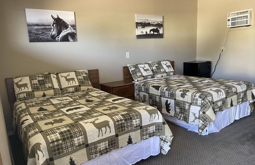 Faulkton Hotel | Rockin' E #1 - Clean, updated motel room