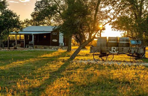 Fredericksburg House | Rockin' R - Morning Star Cabin