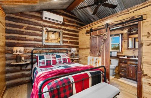 Fredericksburg House | Rockin' R - Shining Star Cabin