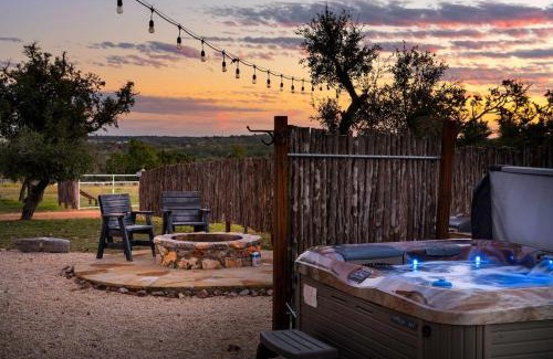Fredericksburg House | Rockin' R - Shining Star Cabin