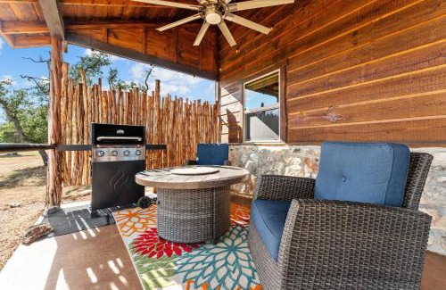 Fredericksburg House | Rockin' R - Shooting Star Cabin