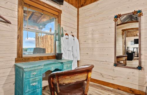 Fredericksburg House | Rockin' R - Shooting Star Cabin
