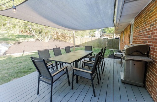 Charlotte Park House | Rockin' West Nashville Retreat - 5 miles from downtown!