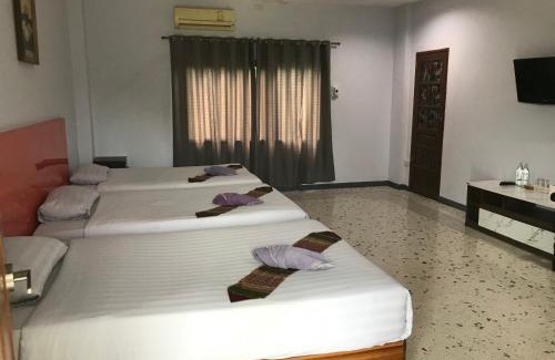Uttaradit Hotel | @ RocKo Hotel