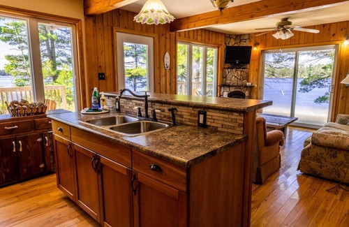 West Nipissing Ski Chalet | Rockpoint Haven @ Paradise Cove - Lake Nipissing