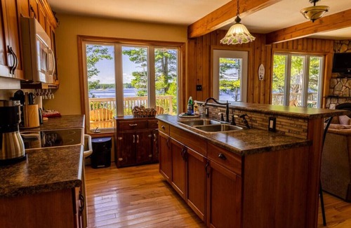 West Nipissing Ski Chalet | Rockpoint Haven @ Paradise Cove - Lake Nipissing