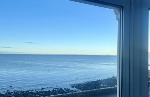 Port William Cottage | Rockpool cottage: a cosy cottage with log burner next to the sea. Dog friendly.