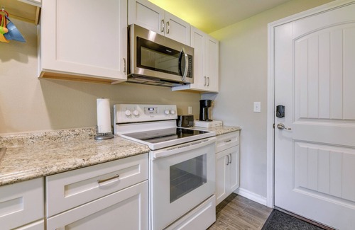Fulton Apartment | Rockport Unit w/Pools & Boat Ramp - Near Beaches!