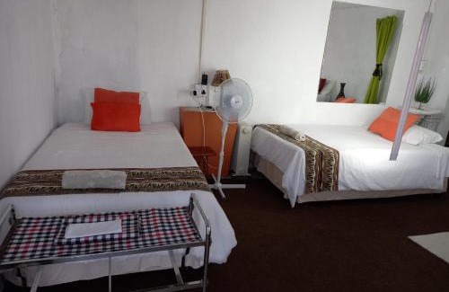 Hibiscus Coast House | Rocks And Aloes Guest Lodge