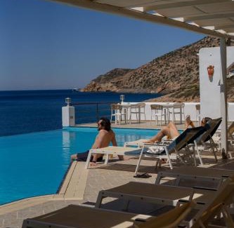 Sifnos Hotel | Rocks and Waves Sifnos
