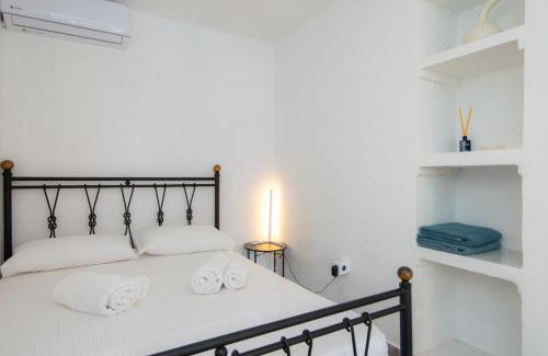 Sifnos Hotel | Rocks and Waves Sifnos