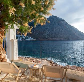 Sifnos Hotel | Rocks and Waves Sifnos
