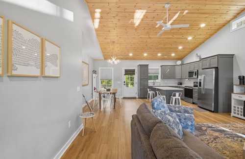 Houston Cabin | Rockshore Escape: Smith Lake Haven, Private Dock, Fire Pit and Ultimate Serenity