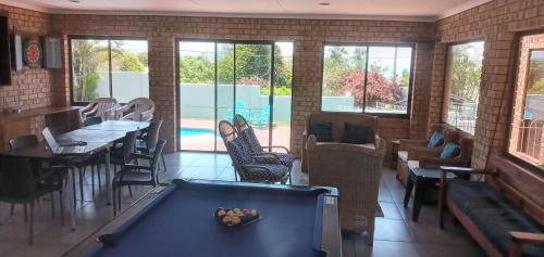 Port Edward Bed & Breakfast | Rockview Guest House