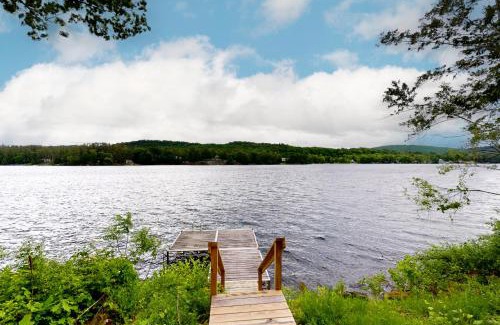 Castleton House | Rockview Road Retreat