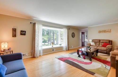 Aspen Hill House | Rockville Home Patio Oasis, Fireplace, Near DC!