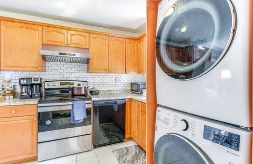 Rockville House | Rockville Home w/Spacious Yard: 17 Mi to DC!