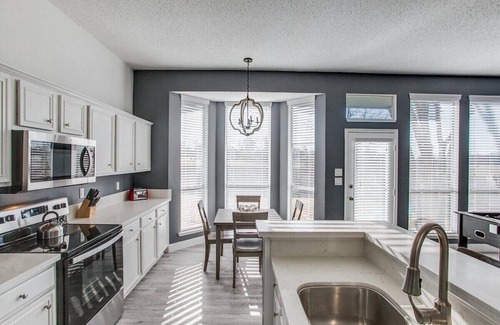 Elmo House | Rockwall Getaway by StayLage