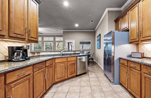 Rockwall House | Rockwall Urban Oasis- 3600sqft -Pool/Spa/Game Room/Office-Overlooks Lake/Park