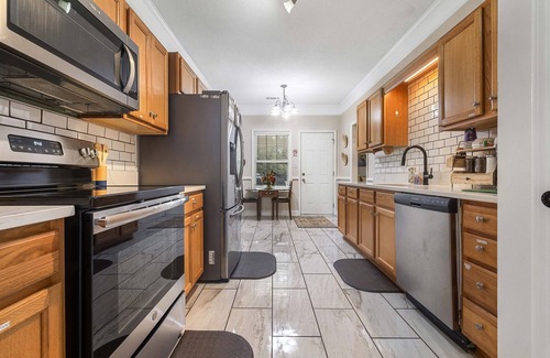 Mount Berry House | Rocky 2, Newer, 3 BR 2 Bath, Hot Tub,Tennis Center