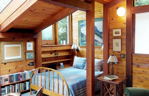 Jacoby Creek Cabin | Rocky Creek Cabin ~ Private Wooded Retreat w/Sauna!