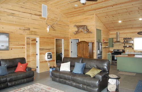 Carbon County Cabin | Rocky Gap Cabin North Platte Miracle Mile, Fremont Canyon, Grey Reef, Alcova WY