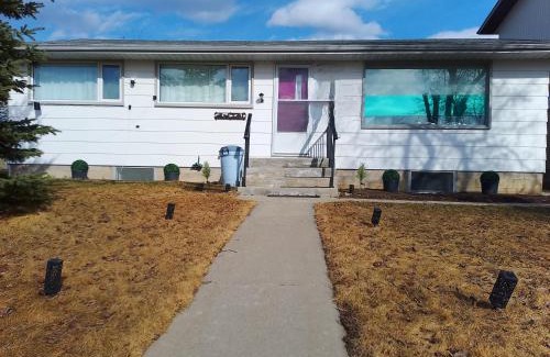 Rocky Mountain House House | Rocky Guest House