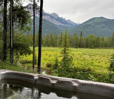 Blaeberry Ski Chalet | Rocky Mountain Cabins and Home