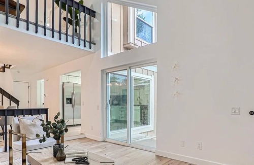 Ken Caryl Ranch Plains House | Rocky Mountain Haven: Serene Retreat in Littleton